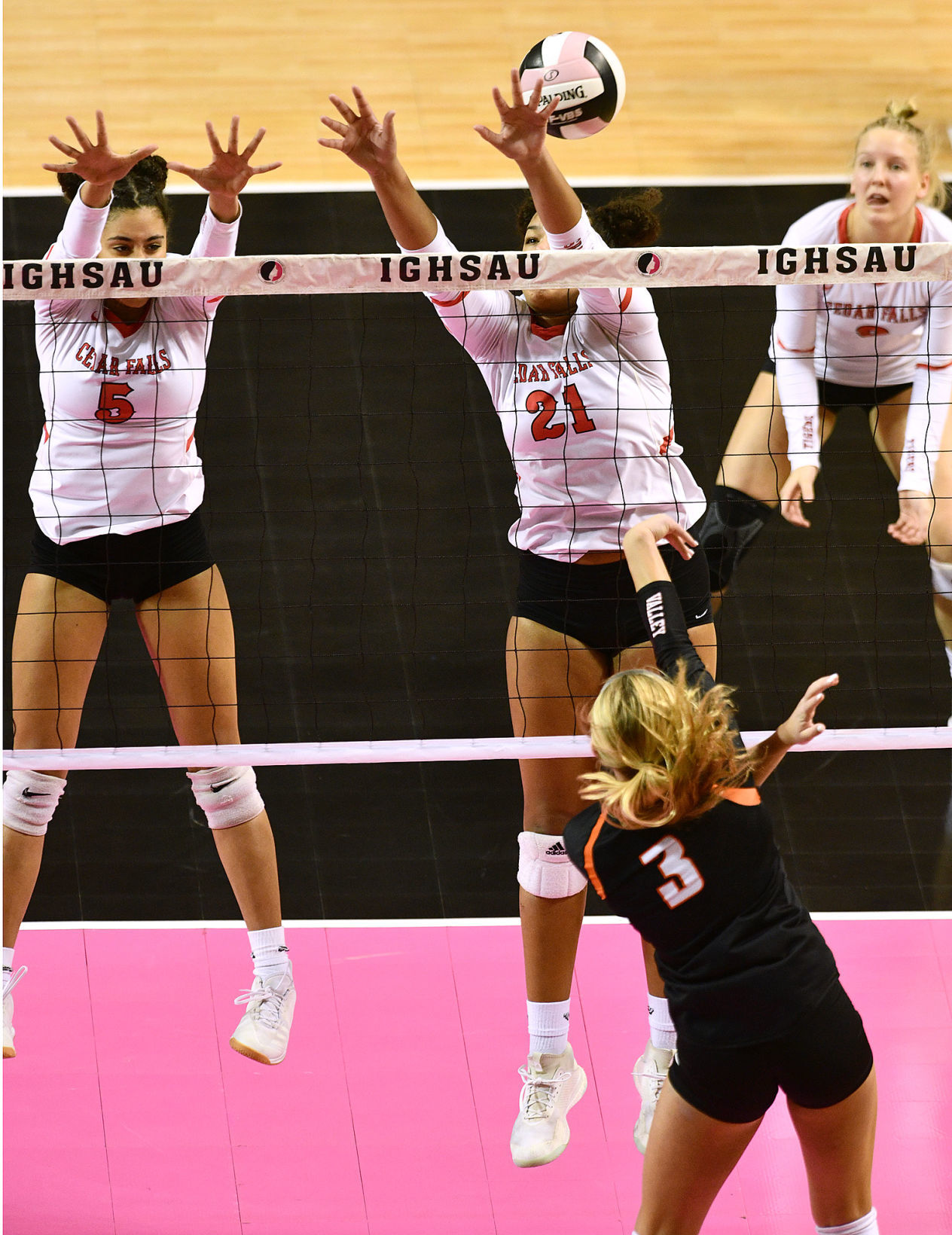 Cedar Falls vs West Des Moines Valley state volleyball